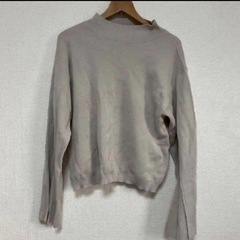 しまむら yumemiさんセレクトの袖スリット長袖プルオーバーの画像