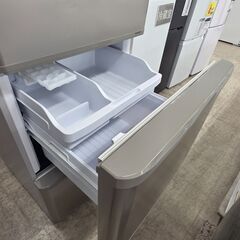 J2169【リユースのサカイ柏店】SHARP シャープ ３ドア冷蔵庫　両開き　SJ-W352C-N　2017年製　クリーニング済み　新品参考価格69,800円の画像