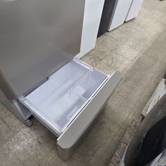 J2169【リユースのサカイ柏店】SHARP シャープ ３ドア冷蔵庫　両開き　SJ-W352C-N　2017年製　クリーニング済み　新品参考価格69,800円の画像