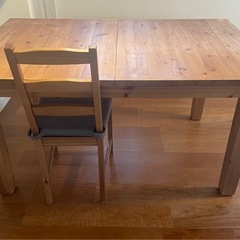 IKEA ダイニングテーブルの画像
