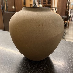 サ2511-182 フクロウ 花瓶 ツボ 縁起物 ツヤ消しブラウン 陶器 キズ汚れ有りの画像