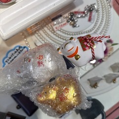 79)【無料　だるま/招きネコ/牛の小物】の画像