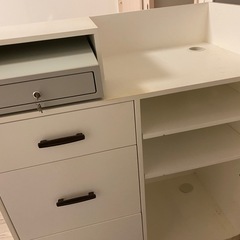 お店の受付カウンターの画像