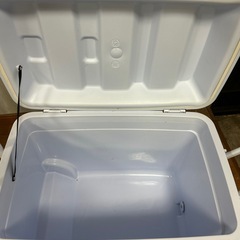 移動式クーラーボックスタイヤ付の画像