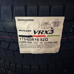 スタッドレス新品の画像