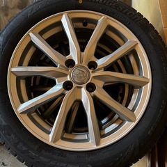 スタッドレス新品の画像