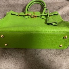 ティアマリア　グリーンバッグの画像