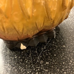 サ2511-2511-183 フクロウ 置物 オブジェ 縁起物 イエロー 爪部分欠け有り キズ汚れ有りの画像