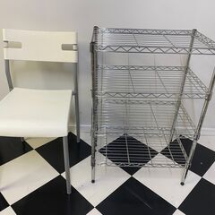 スチールラック（銀色）の画像