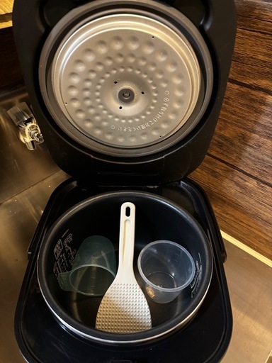 【値下げ交渉可】
アイリスオーヤマ 炊飯器 マイコン式 5.5合 極厚銅釜
