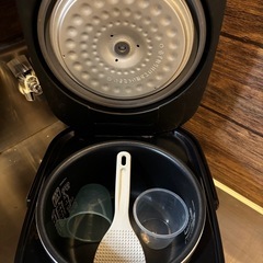 アイリスオーヤマ 炊飯器 マイコン式 5.5合 極厚銅釜の画像