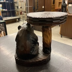 サ2511-184 木彫り 熊 サイドテーブル 台 置物 オブジェ キズ汚れ有り の画像