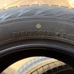 スタッドレスタイヤ　215/60-16  
4本セットの画像