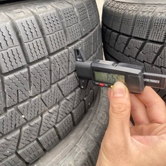 195/65r15スタッドレスタイヤダンロップ4本(タイヤのみ)の画像