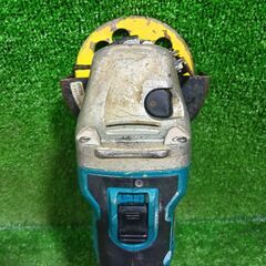 マキタ GA404DN 充電式ディスクグラインダ 本体のみ【市川行徳店】【店頭取引限定】【中古】※ロックナットが固着している為、刃を取り換えれません。 管理番号：ITDT3IJI31GGの画像