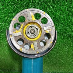 マキタ GA404DN 充電式ディスクグラインダ 本体のみ【市川行徳店】【店頭取引限定】【中古】※ロックナットが固着している為、刃を取り換えれません。 管理番号：ITDT3IJI31GGの画像