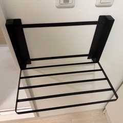 【特価】tower　石こうボード壁対応 折り畳み棚 ブラック 使用時：約W41×D26×H25.5cmの画像