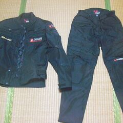 【取引中】バイクジャケット・パンツ　Lサイズの画像