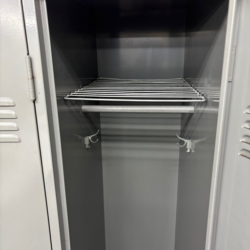 縦型　更衣ロッカー　3名用