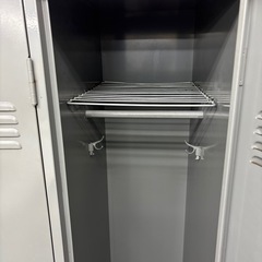 縦型ロッカーさんめい3名の画像