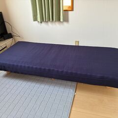 セミシングルベッド　脚付きマットレスの画像