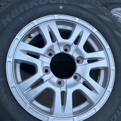 ハイエース　スタッドレスタイヤの画像