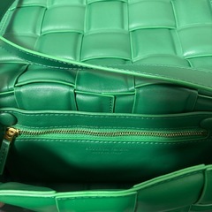 ショルダーバッグの画像