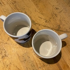 【引き取り限定】中古品　牛柄のマグカップとお皿のセットの画像