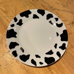 【引き取り限定】中古品　牛柄のマグカップとお皿のセットの画像