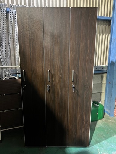 木目調　ロッカー　鍵付き【美品　中古品】