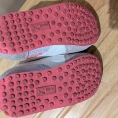 子供の靴差し上げます。の画像