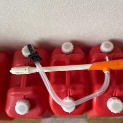 ダイニチ石油ファンヒーターシルバー&灯油ポリタンク3本の画像