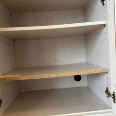 清楚なカントリーテイストキャビネット　ニトリの画像