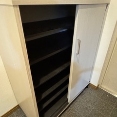 下駄箱、シューズボックスの画像