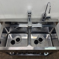 ステンレス　業務用　2層シンク流し台　蛇口付き　厨房　飲食店　W９００ｘD４５０ｘH８００ｍｍの画像