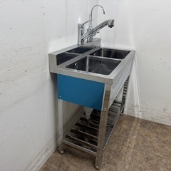 ステンレス　業務用　2層シンク流し台　蛇口付き　厨房　飲食店　W９００ｘD４５０ｘH８００ｍｍの画像