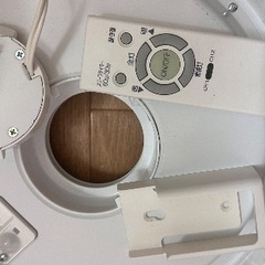 🟨 LEDシーリングライト番号24 NEC 2015年製の画像