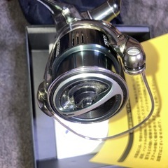 SHIMANO STELLA2500SHGケース付きの画像