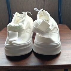 新品 27cm メンズ スニーカー ホワイト 厚底 シューズ 普段着 識別番号:【N563-S】の画像