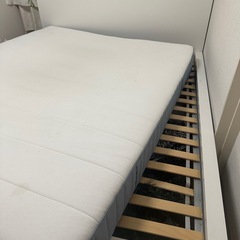 IKEA MALM ベッドフレーム（ハイタイプ）、収納ボックス2個付き、ホワイト/ルローイ、160x200cm、マットレス付き
の画像