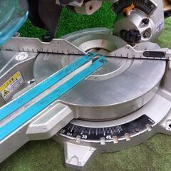 マキタ LS0613FL スライドマルノコ　100V【野田愛宕店】【店頭取引限定】【中古】管理番号：ITI4FCKPOE3Sの画像