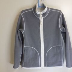 フリース　リバーシブル　白グレーの画像