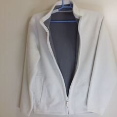 フリース　リバーシブル　白グレーの画像