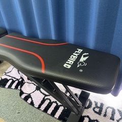 FLYBIRD トレーニングベンチ 黒/赤の画像