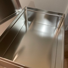 【取引中】空き缶２つ　重ねられます　約29ｘ20ｘ10ｃｍの画像