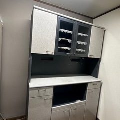 大型　食器棚　カップボードの画像