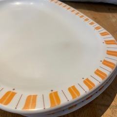 【引き取り限定】中古品　メラミン　大皿　プレート　4枚セットの画像