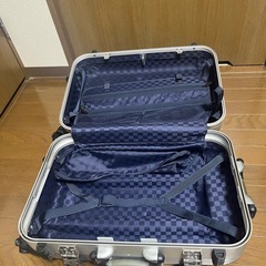 スーツケースの画像