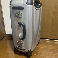 スーツケースの画像
