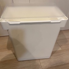 ペットフードストッカー(山崎実業)の画像